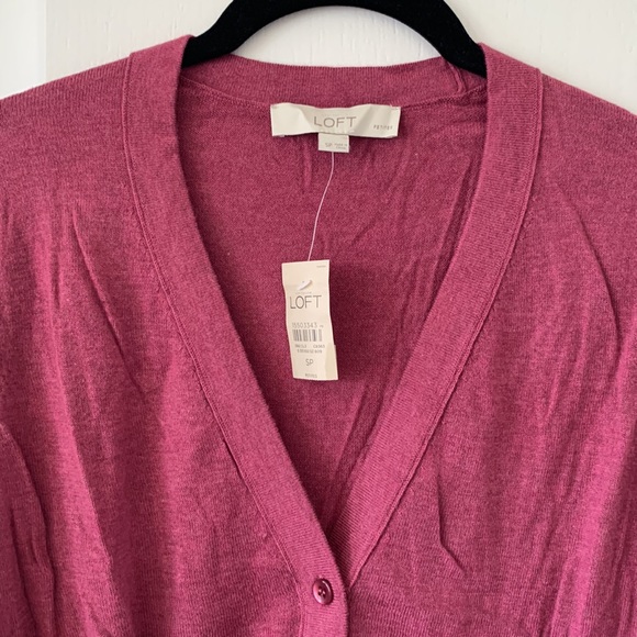 NWT LOFT V-Neck Button Front Long Sleeves Fuchsia Knit Cardigan Sweater Size SP - Picture 2 of 16